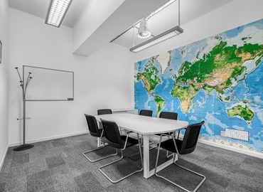  Business center  in Farnborough, Fowler Avenue, 10 m² - MatchOffice.co.uk