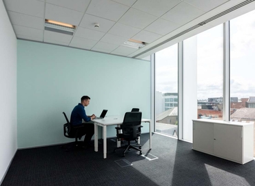  Coworking space in Reading, Forbury Square, 10 m² - MatchOffice.co.uk