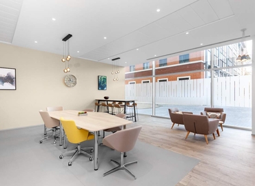  Virtual address Reading, Forbury Square - MatchOffice.co.uk