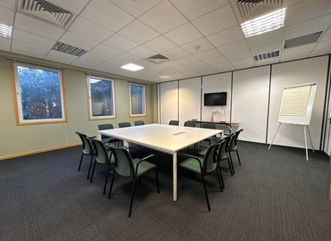10 m² Coworking space  in Hounslow, 450 Bath Road (UB7 0EB) - 2 | MatchOffice