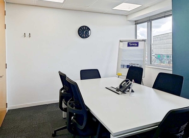 10 m² Coworking space  in West Sussex, Station Way (RH10 1JH) - 8 | MatchOffice.com