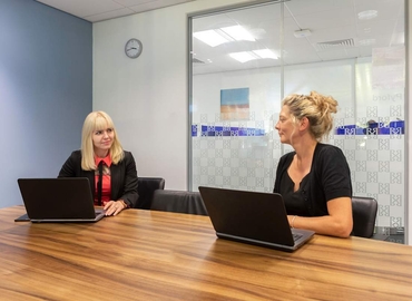  Business center  in Surrey, M25 J9/10, 10 m² - MatchOffice.co.uk