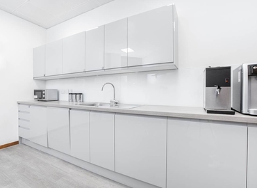 10 m² Business space in Hayes, 6-9 The Square (UB11 1FW) - 5 | MatchOffice.com