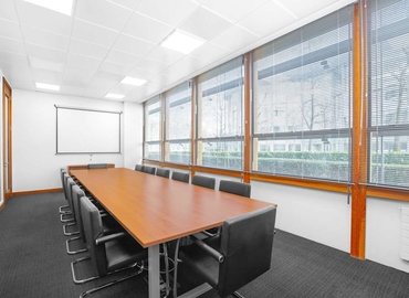 10 m² Business park in Hayes, 6-9 The Square (UB11 1FW) - 2 | MatchOffice