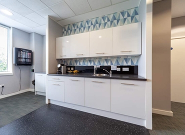 Business centre  in Hertfordshire, 2 Falcon Gate, 10 m² - MatchOffice.co.uk