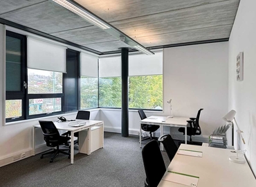  Coworking space in West Sussex, Little High Street, 10 m² - MatchOffice.co.uk