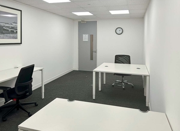  Business center  in Hampshire, Harts Farm Way, 10 m² - MatchOffice.co.uk