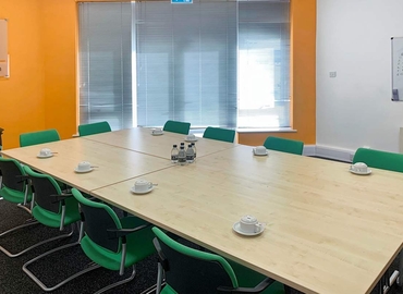 Business centre  in Hampshire, Waterberry Drive, 10 m² - MatchOffice.co.uk