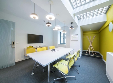 Business centre  in City of Westminster, 77 New Cavendish Street, 10 m² - MatchOffice.co.uk