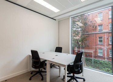 Business centre  in Hammersmith and Fulham, 77 Fulham Palace Road, 10 m² - MatchOffice.co.uk
