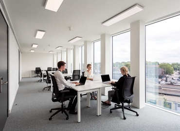 10 m² Shared workspace  in Woking, Albion House High Street (GU21 6BG) - 3 | MatchOffice.com