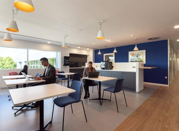 Business centre  in Wokingham, Wharfedale Road, 10 m² - MatchOffice.co.uk