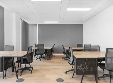 Business centre  in Hammersmith and Fulham, 84 Wood Ln, 10 m² - MatchOffice.co.uk
