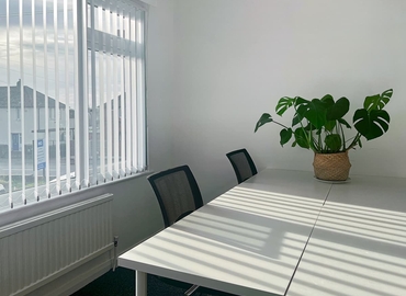 10 m² Serviced office in West Yorkshire, Madison Offices (LS17 7HW) - 7 | MatchOffice