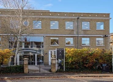  Work space in Surrey, Ashley Park House, 10 m² - MatchOffice.co.uk