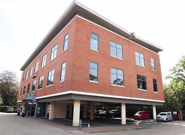 Business centre  in St Albans, Station Road, 10 m² - MatchOffice.co.uk