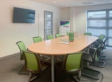 10 m² Shared workspace  in Gloucestershire, Oakfield Close (GL20 8SD) - 2 | MatchOffice