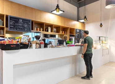 Business centre  in Milton Keynes, 100 Avebury Boulevard, 10 m² - MatchOffice.co.uk