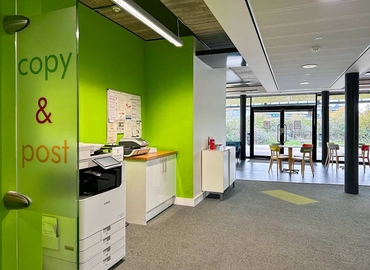  Work space in West Sussex, Terminus Road, 10 m² - MatchOffice.co.uk