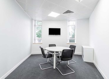 10 m² Business space in Surrey, London Road (TW18 4AX) - 8 | MatchOffice.com