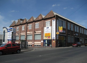 70 m² Business space building up for rent in Leeds City Centre, Burley Hill Trading Estate (LS4 2PU) - 1 | MatchOffice.com