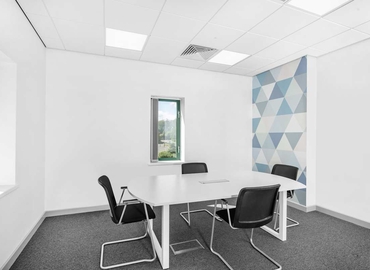  Business center  in West Yorkshire, Salts Mill Road, 10 m² - MatchOffice.co.uk