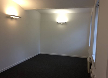 Business center in Kirkintilloch, 74 Townhead, 3070 m² - MatchOffice.co.uk