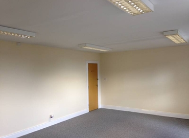 Business centre in Kirkintilloch, 74 Townhead, 3070 m² - MatchOffice.co.uk