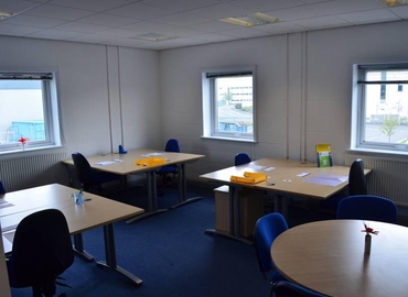 Business centre  in Oldbury, Direct 2, 70 m² - MatchOffice.co.uk