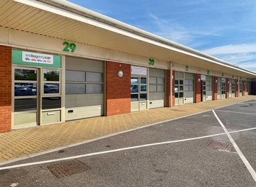  Business center  in Hampshire, Aerodrome Road, 10 m² - MatchOffice.co.uk