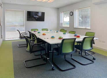  Work space in Hampshire, Aerodrome Road, 10 m² - MatchOffice.co.uk