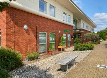  Business center  in Hampshire, Aerodrome Road, 10 m² - MatchOffice.co.uk