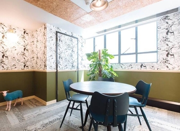 Business center 16 Great Chapel St, London W1F 8FL Central London