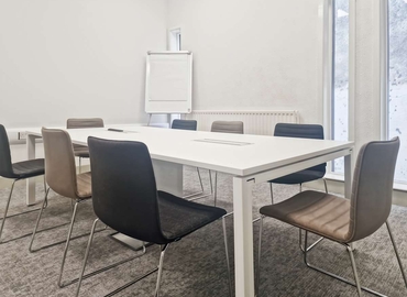 Business centre  in Omagh, 8 High Street, 10 m² - MatchOffice.co.uk
