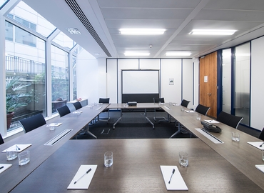 Business center 16 St Martin's le Grand EC1A 4EN The City of London