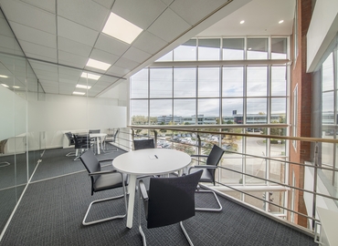 Business centre  in Dartford, Victory Way, 12 m² - MatchOffice.co.uk