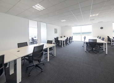 Business centre  in Dartford, Victory Way, 12 m² - MatchOffice.co.uk