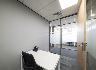 Business Centre in East London, 132 Lewisham High Street, 200 m² - MatchOffice.co.uk