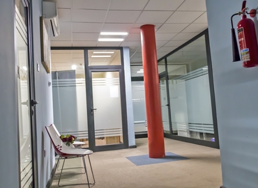 1500 m² Business center in Accra, 14 Senchi Street (%[postal_code]) - 5 | MatchOffice