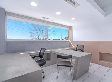 35 m² Business center place for rent in Athens, 33 Saronikou St (163 45) - 0 | MatchOffice.com