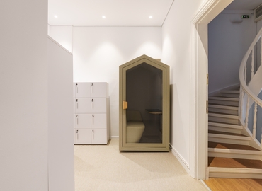 300 m² Shared workspace  in Athens, Sokratous 29 (105 52) - 5 | MatchOffice.com