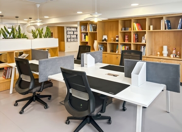 10 m² Shared office  in Palaio Faliro, Leoforos Thisseos 330 (176 75) - 7 | MatchOffice.com