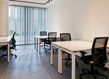 10 m² Shared workspace  in Palaio Faliro, Leof. Vouliagmenis 602 (164 52) - 6 | MatchOffice.com