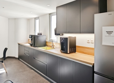 Virtual office in Palaio Faliro, Leof. Vouliagmenis 602 (164 52) - 5 | MatchOffice.com
