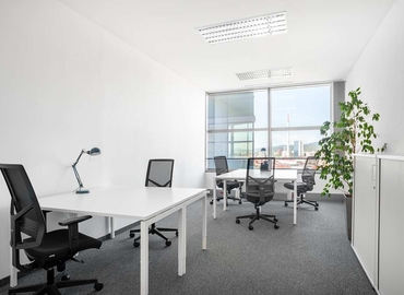 10 m² Shared workspace  in Zagreb, Hoto Tower (10000) - 6 | MatchOffice.com