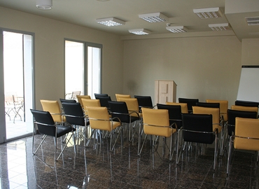 30 m² Convention center in Debrecen, Arany János utca 55 (4025) - 0 | MatchOffice