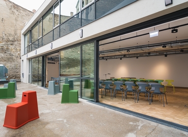 Office Salétrom utca 4 1085 Budapest