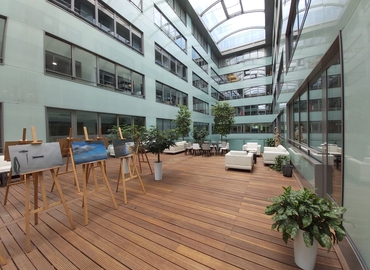 100 m² Business space in Budapest, Széchenyi István tér 7-8. (1051) - 28 | MatchOffice