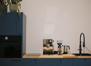 Office 55 Paulay Ede street, H- 1061 Budapest