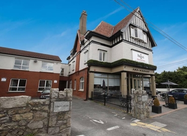 170 m² Business space place up for rent in Dublin, Torquay Road (D18 E0X5) - 0 | MatchOffice.com